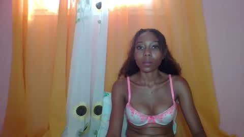 layannek online show from April 29, 7:01 am
