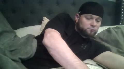 Snapshot of layinlow42 chatting on December 19, 10:10 pm layinlow42 online show from December 19, 10:10 pm