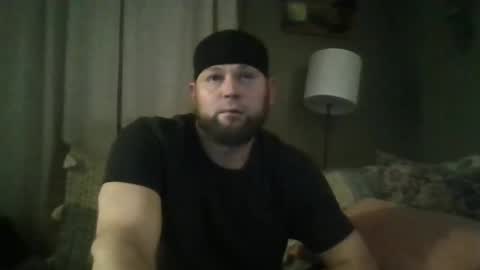 Snapshot of layinlow42 chatting on December 27, 7:18 am layinlow42 online show from December 27, 7:18 am