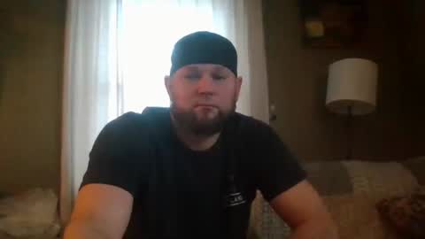 Snapshot of layinlow42 chatting on January 9, 2:18 pm layinlow42 online show from January 9, 2:18 pm