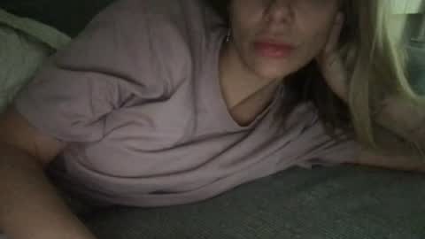 Snapshot of layla1092017 chatting on July 14, 2:38 am layla1092017 online show from July 14, 2:38 am