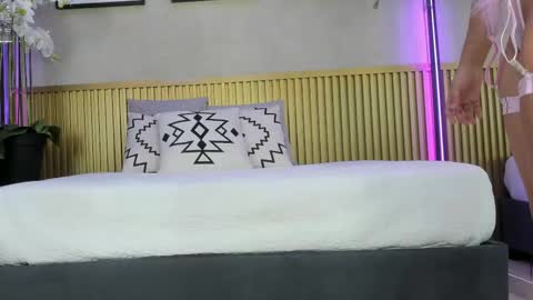 Snapshot of layla_banks_ chatting on April 20, 4:26 am Layla online show from April 20, 4:26 am
