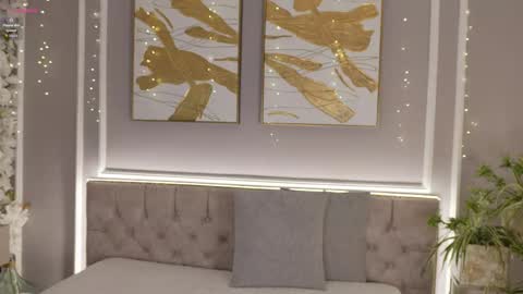 Snapshot of layla_banks_ chatting on May 14, 12:23 pm Layla online show from May 14, 12:23 pm