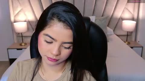Layla Breezee online show from July 19, 10:41 am