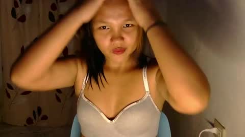 Snapshot of laylanimfa chatting on May 20, 12:00 pm Nimfa online show from May 20, 12:00 pm