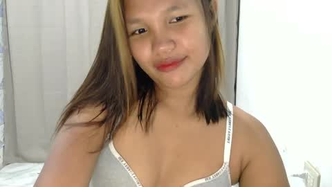 Snapshot of laylanimfa chatting on May 30, 12:35 pm Nimfa online show from May 30, 12:35 pm
