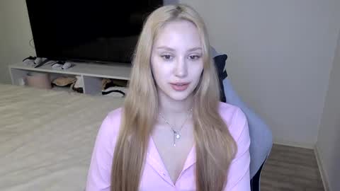 LaylaPretty001 online show from April 4, 8:01 am