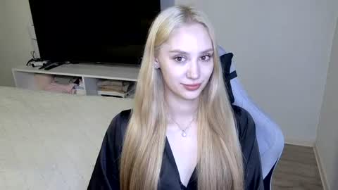 LaylaPretty001 online show from July 13, 4:15 am