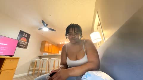 Snapshot of laylarose6 chatting on February 3, 6:40 am Layla Ros online show from February 3, 6:40 am