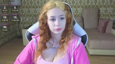 laylaura online show from May 29, 8:56 am