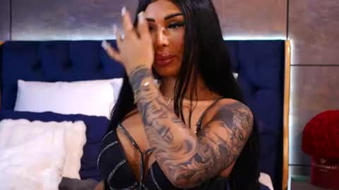 Layla online show from June 13, 7:06 am