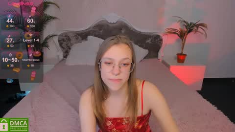 Snapshot of layriantavee chatting on January 7, 1:35 pm layriantavee online show from January 7, 1:35 pm