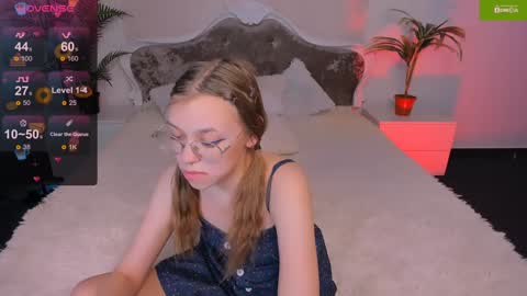 Snapshot of layriantavee chatting on January 13, 1:49 pm layriantavee online show from January 13, 1:49 pm