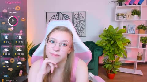 Snapshot of layriantavee chatting on February 1, 10:15 am layriantavee online show from February 1, 10:15 am