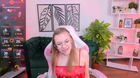 Snapshot of layriantavee chatting on February 22, 6:50 am layriantavee online show from February 22, 6:50 am