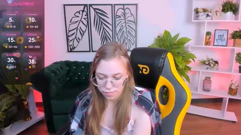 Snapshot of layriantavee chatting on February 23, 10:06 am layriantavee online show from February 23, 10:06 am