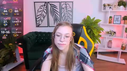 Snapshot of layriantavee chatting on February 23, 1:21 pm layriantavee online show from February 23, 1:21 pm