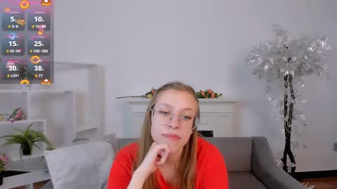 Snapshot of layriantavee chatting on March 9, 1:37 pm layriantavee online show from March 9, 1:37 pm