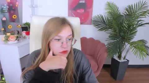 Snapshot of layriantavee chatting on September 20, 6:14 am layriantavee online show from September 20, 6:14 am