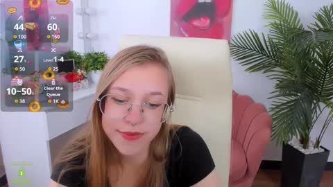 Snapshot of layriantavee chatting on September 23, 7:11 am layriantavee online show from September 23, 7:11 am