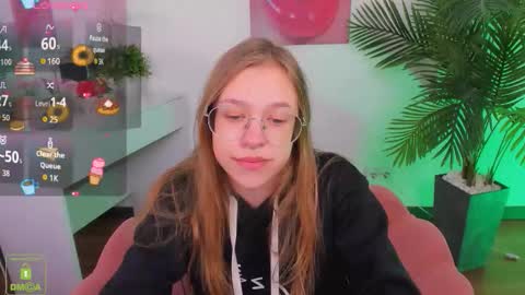 Snapshot of layriantavee chatting on October 8, 6:33 am layriantavee online show from October 8, 6:33 am