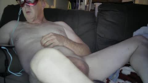 Snapshot of laytonbonner chatting on December 5, 6:32 am laytonbonner online show from December 5, 6:32 am