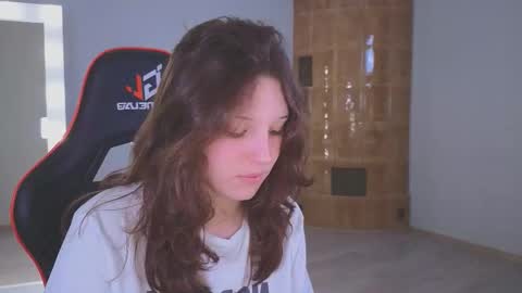 Lea online show from February 5, 4:22 pm