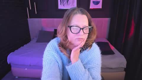 Snapshot of lea_fruit chatting on February 1, 7:51 am Lea online show from February 1, 7:51 am