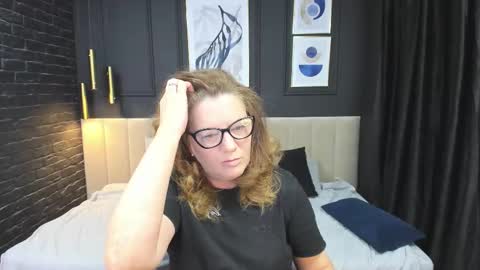 Snapshot of lea_fruit chatting on March 14, 5:13 am Lea online show from March 14, 5:13 am