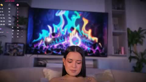 L E A   online show from July 23, 6:39 pm
