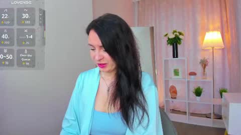 Snapshot of lea_shadom chatting on June 30, 1:06 am Lea online show from June 30, 1:06 am