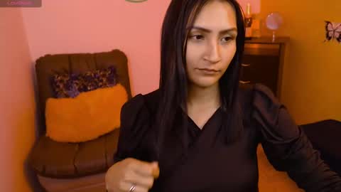 Snapshot of leah_666 chatting on February 15, 3:28 pm leah 666 online show from February 15, 3:28 pm