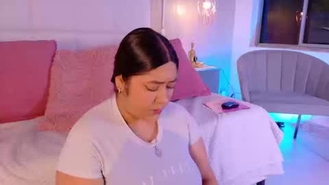 Leah online show from September 13, 3:01 pm