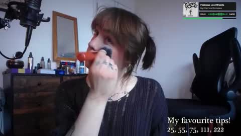 Snapshot of leah_lust_ chatting on October 16, 1:12 pm leah_lust_ online show from October 16, 1:12 pm