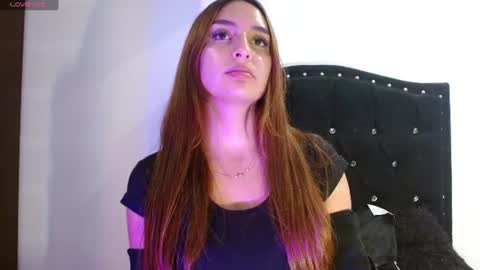 leah_moon11 online show from July 1, 12:01 am