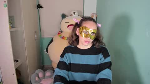 Snapshot of leah_sm chatting on February 27, 1:38 am Laura online show from February 27, 1:38 am