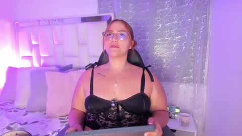 Leah  online show from April 15, 2:07 am