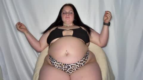 Snapshot of leahjewel chatting on June 18, 12:44 am Leah jewel online show from June 18, 12:44 am