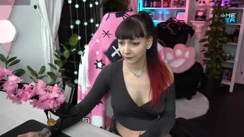 Snapshot of leahobscure chatting on February 27, 8:53 pm Leah online show from February 27, 8:53 pm