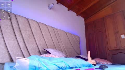 Instagram Leahprada  online show from January 20, 7:35 pm