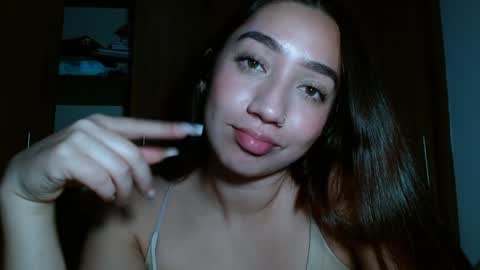 Snapshot of leanaalhub chatting on December 14, 3:51 am leanaalhub online show from December 14, 3:51 am