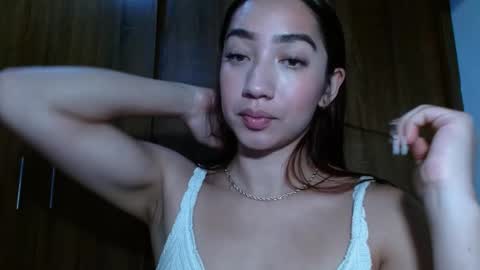 Snapshot of leanaalhub chatting on February 23, 2:29 am leanaalhub online show from February 23, 2:29 am