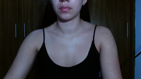 Snapshot of leanaalhub chatting on March 3, 5:20 am leanaalhub online show from March 3, 5:20 am