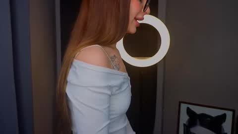 Sophie online show from March 27, 7:13 pm