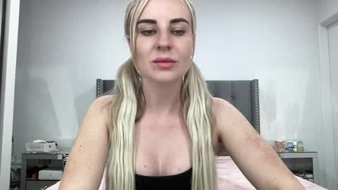 Leanna online show from March 10, 7:42 am