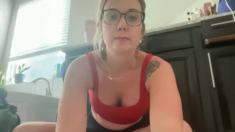 leanneluxecouple online show from September 21, 1:46 pm