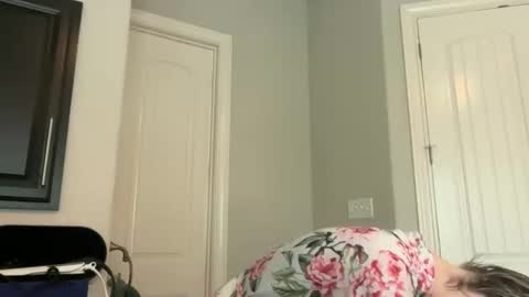 leanneluxecouple online show from November 22, 2:05 pm