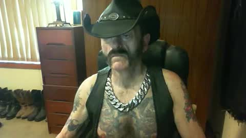 leathergreaser online show from November 25, 12:10 am