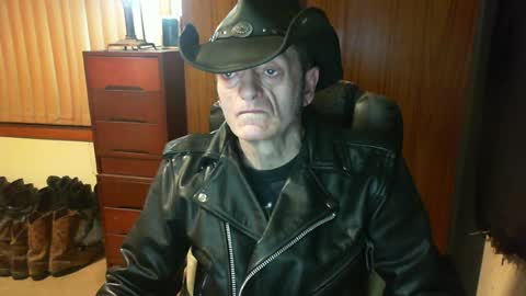 leathergreaser online show from July 5, 7:32 pm
