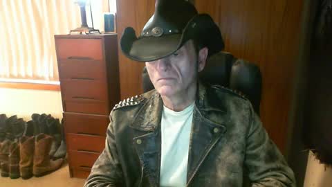 leathergreaser online show from July 9, 6:06 am